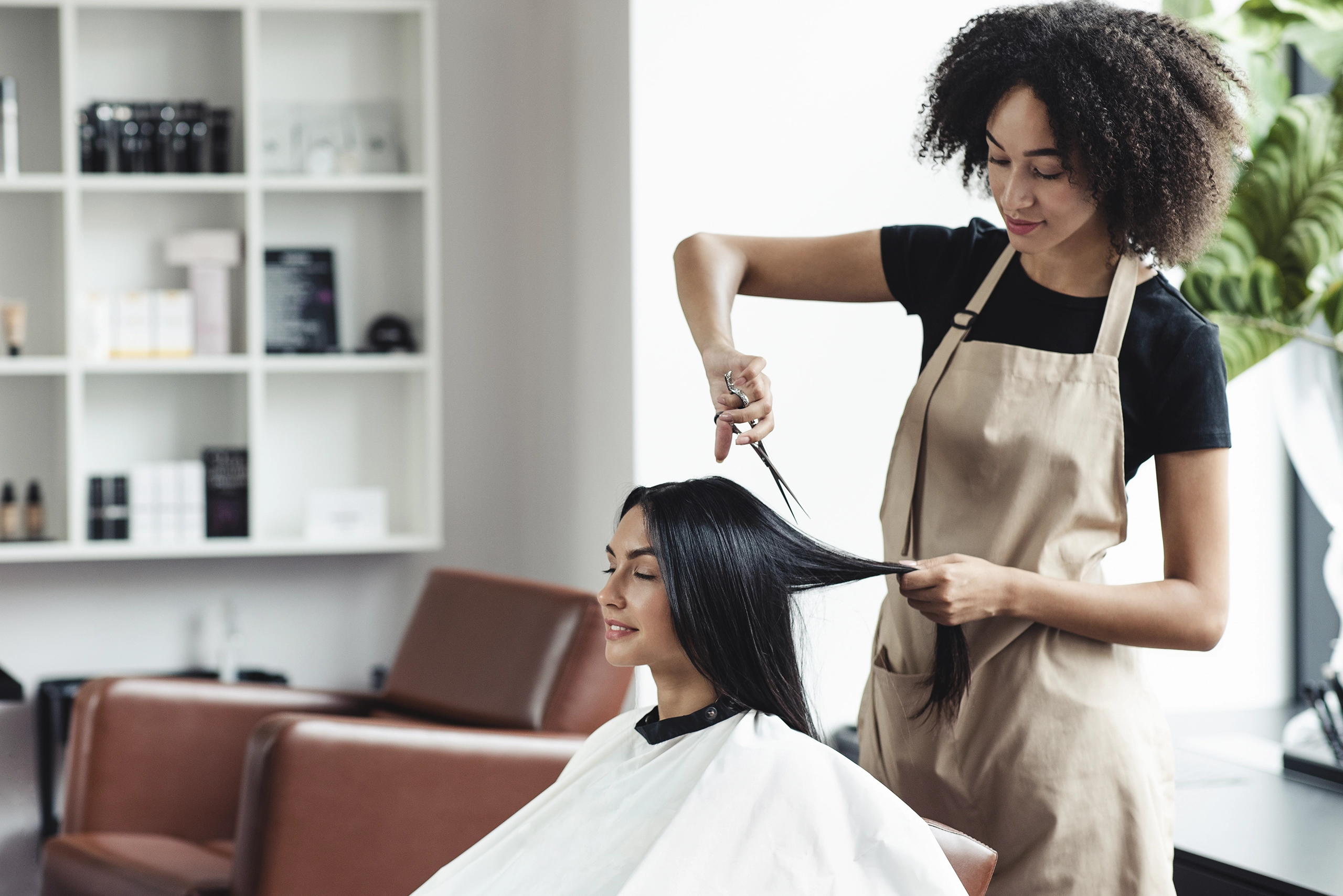 Corte com o detalhe em v bem marcado - Barbeiro Do Lucro