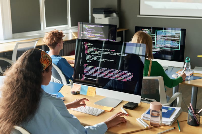 Workshops de tecnologia na Semana S projetam o futuro do trabalho 