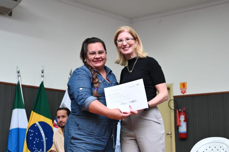 180 alunos concluem curso realizado na carreta-escola de gastronomia 